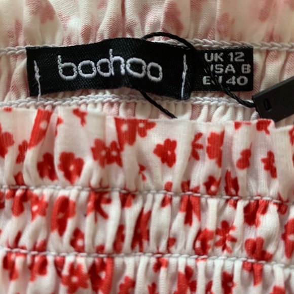 Boohoo Shirred Front Floral Puff Sleeve Dress - Picture 4 of 4